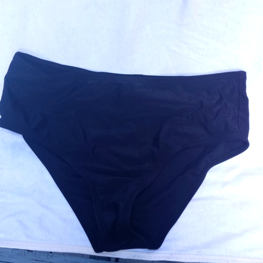 Bathing suit - Picture 2 of 7